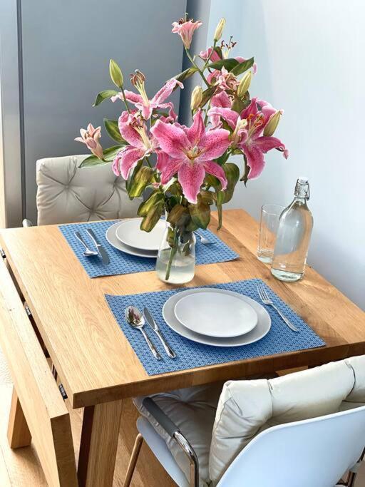 2Bdr Modern Apartment In Hammersmith West Лондон Екстериор снимка