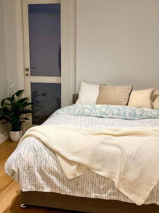 2Bdr Modern Apartment In Hammersmith West Лондон Екстериор снимка