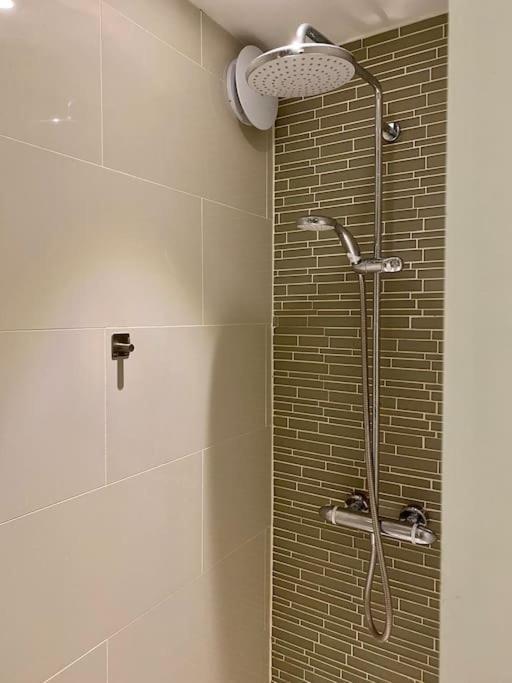 2Bdr Modern Apartment In Hammersmith West Лондон Екстериор снимка